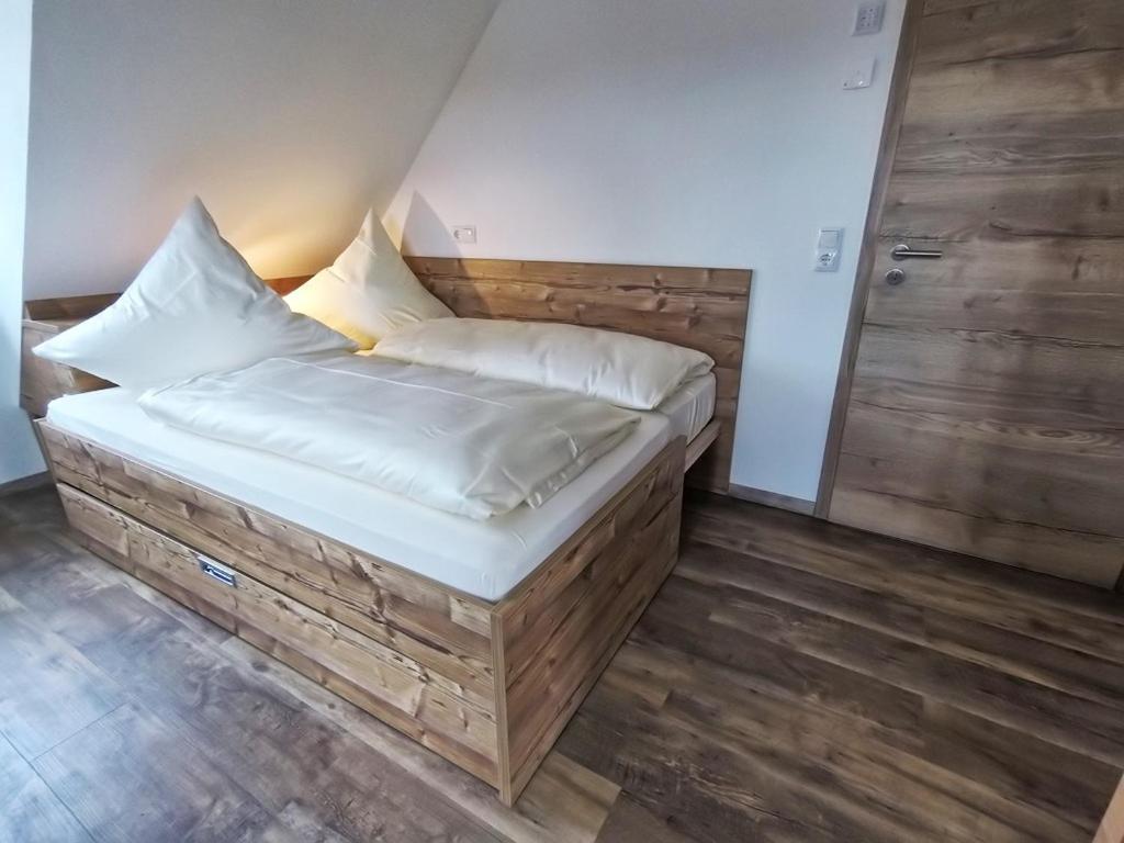 Ferienwohnungen Fewo Landglueck Herrieden Bagian luar foto